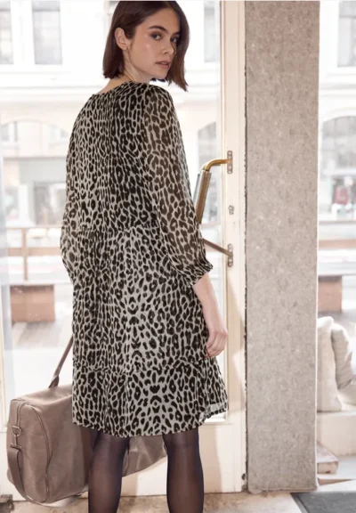 F1447823000136_4068999287488_3_m