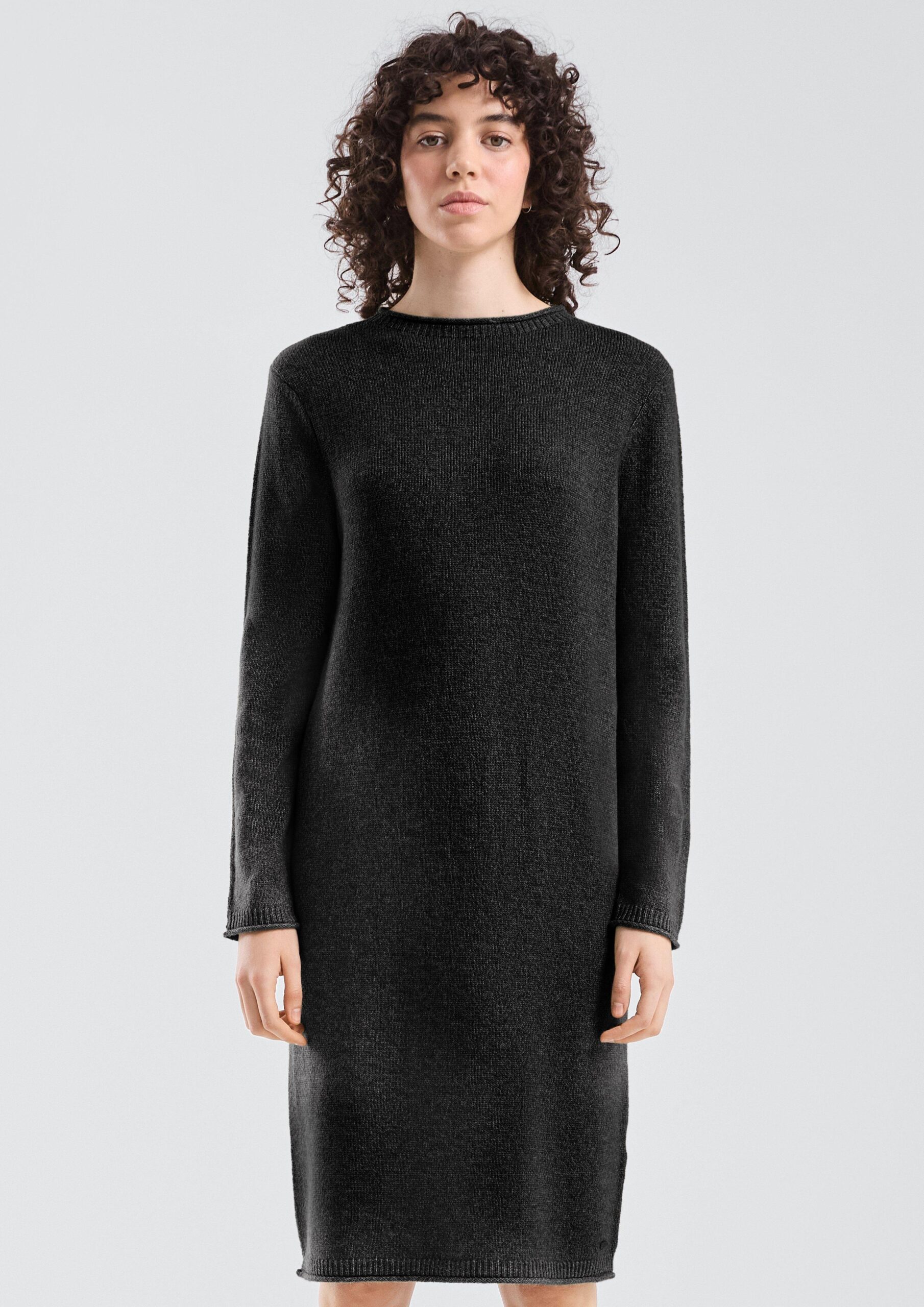 217447799W0_front