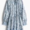 H & M - Tuniekjurk met strikceintuur - Wit/Paisleydessin