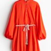 H & M - Jurk met macraméceintuur - Helderrood