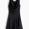 H & M - Jurk met watervalhals - Zwart