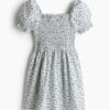 H & M - Gesmokte jurk van popeline - Wit/Blauwe Bloemen