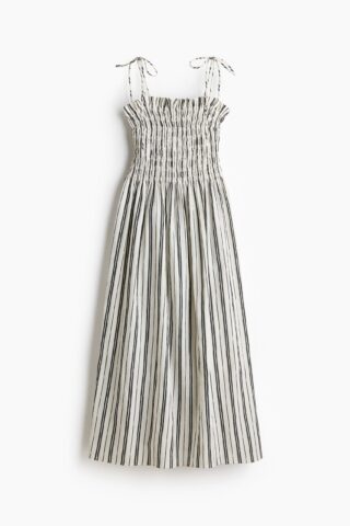 H & M - Jurk met smokwerk en strikbandjes - Wit/Gestreept