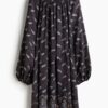H & M - Oversized jurk met strikceintuur - Marineblauw/Paisleydessin