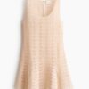 H & M - Jurk met gehaakte look en godetplooien - Lichtbeige