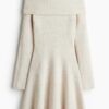 H & M - Ribgebreide off-the-shoulderjurk - Lichtbeige