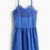 H & M - Strappy jurk met borduursel - Blauw