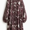 H & M - Oversized jurk met strikceintuur - Wit/Bordeauxrood Bloemen