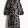 H & M - MAMA Doorknoopjurk - Zwart/Bloemen