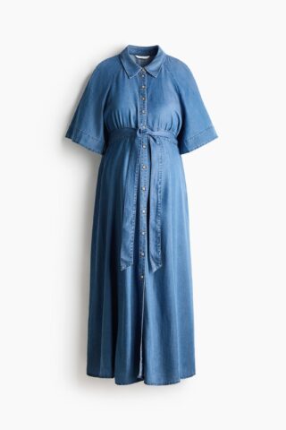 H & M - MAMA Denim jurk met strikceintuur - Denimblauw