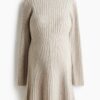 H & M - MAMA Ribgebreide jurk - Lichtbeige