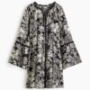 H & M - Tuniekjurk met trompetmouwen - Zwart/Bloemen
