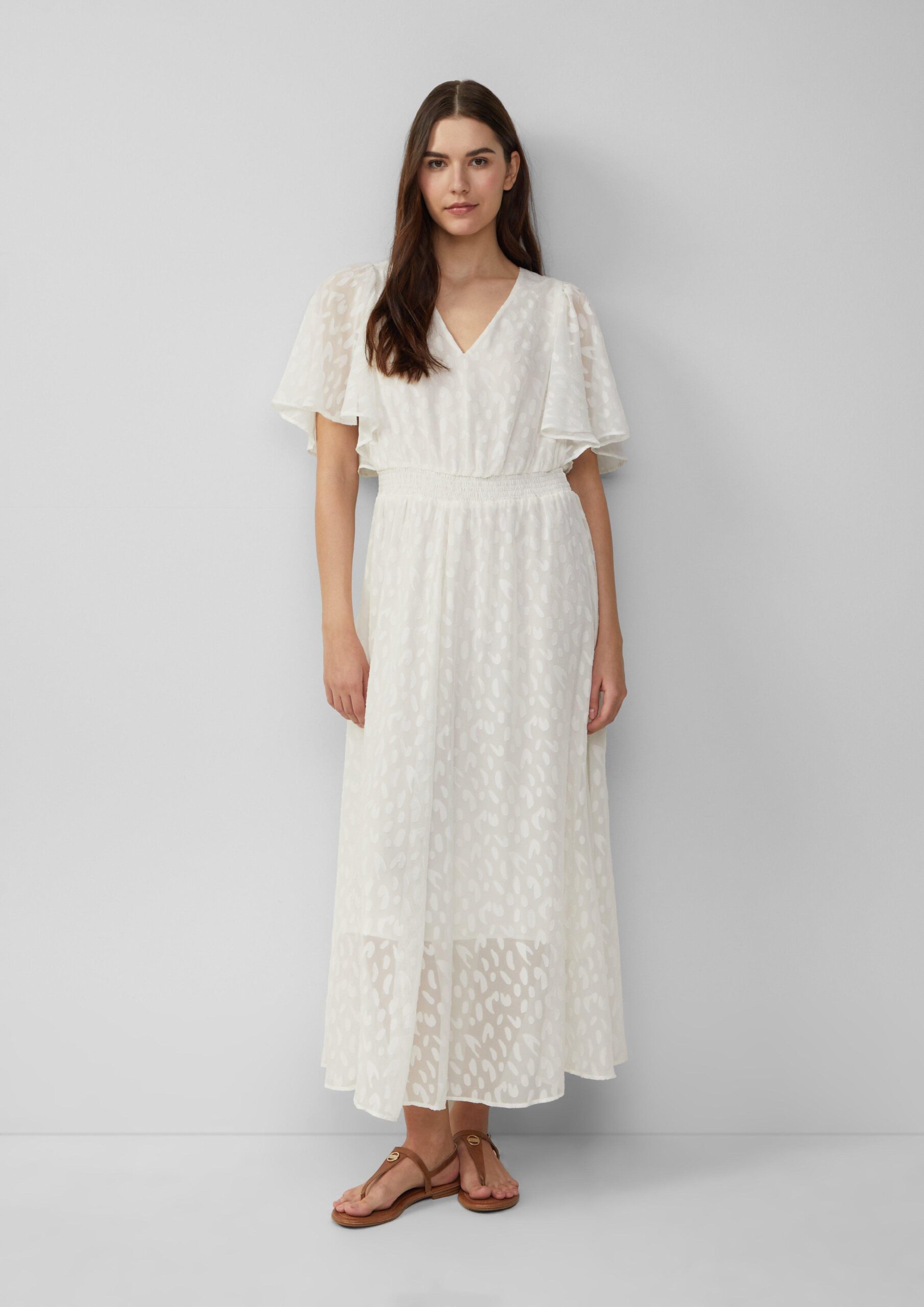 Feestelijke maxi-jurk van gestructureerd chiffon met gesmokte taille