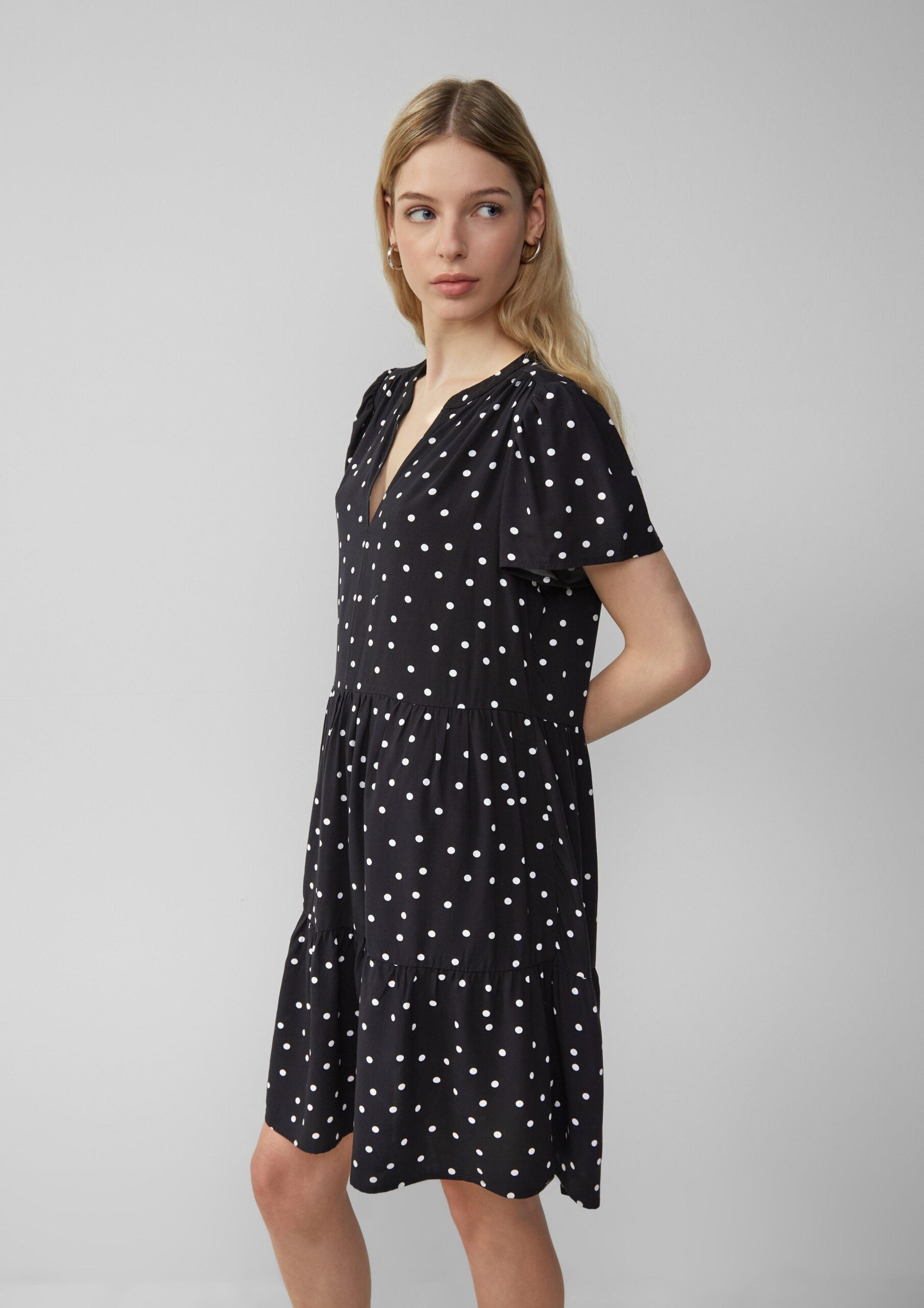 Korte viscose jurk met een all-over print