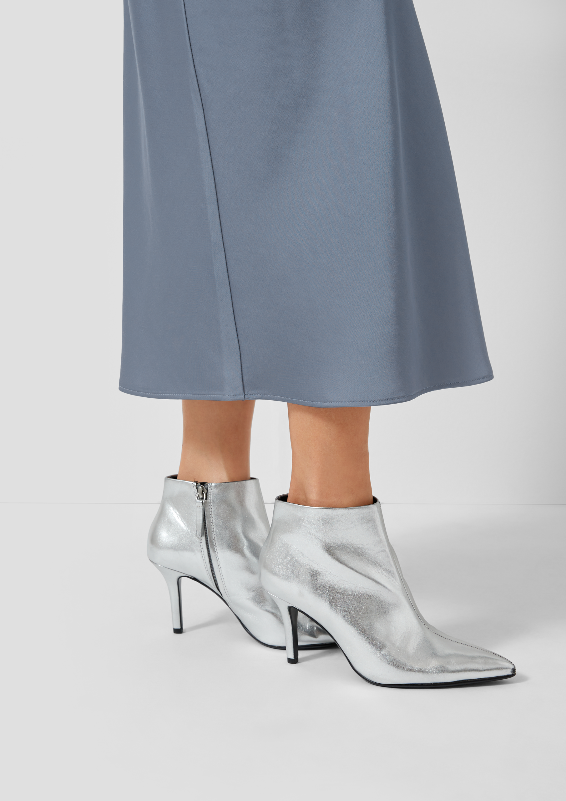 Glimmende satijnen midirok met elastische tailleband en hoge tailleband - Afbeelding 2