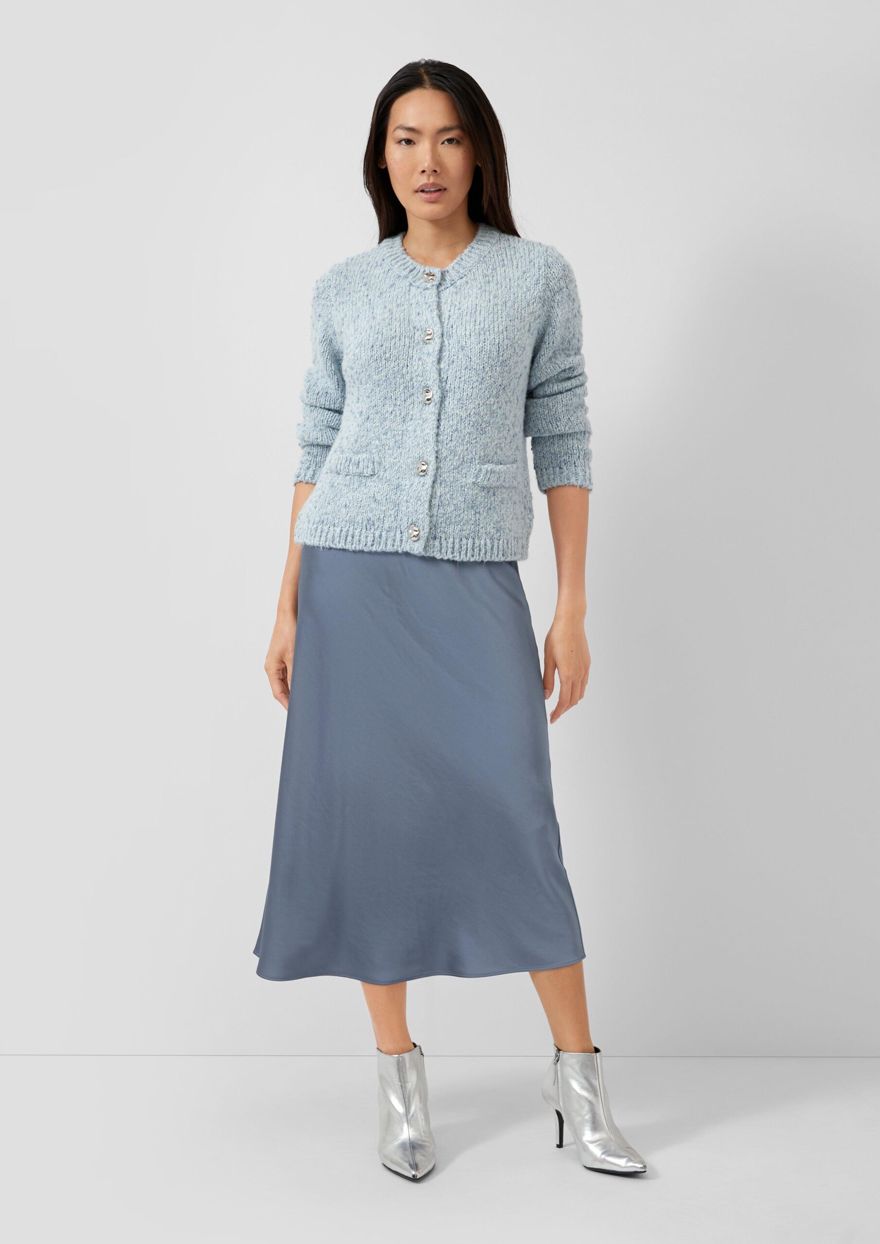 Glimmende satijnen midirok met elastische tailleband en hoge tailleband