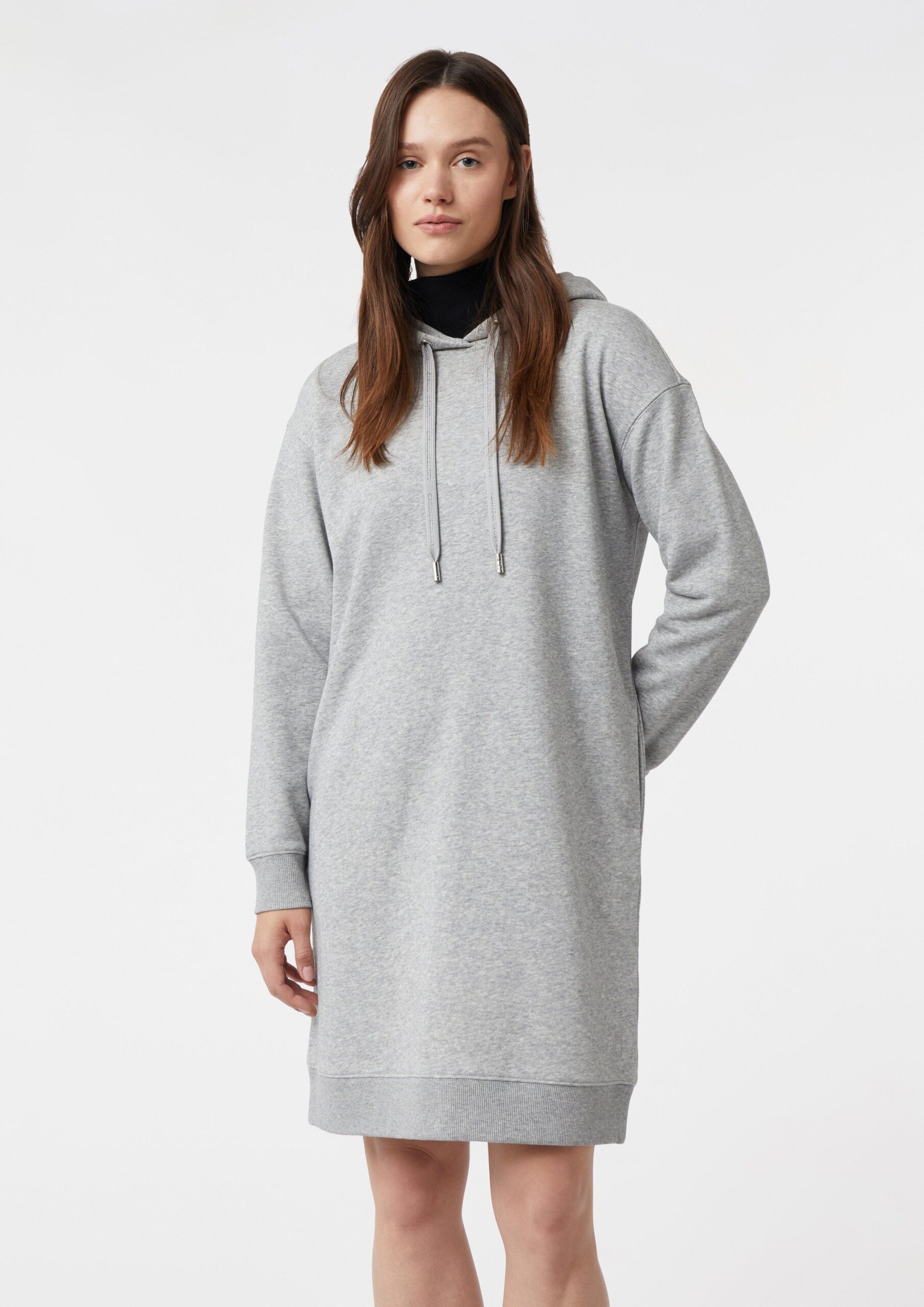 Sweatstof jurk met capuchon en lange mouwen