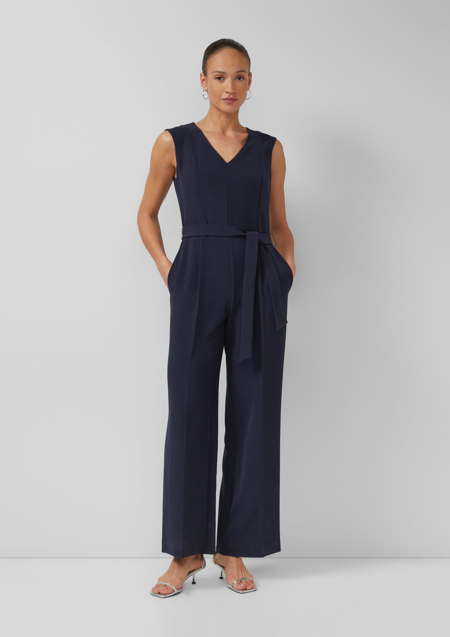 Mouwloze jumpsuit met bindceintuur