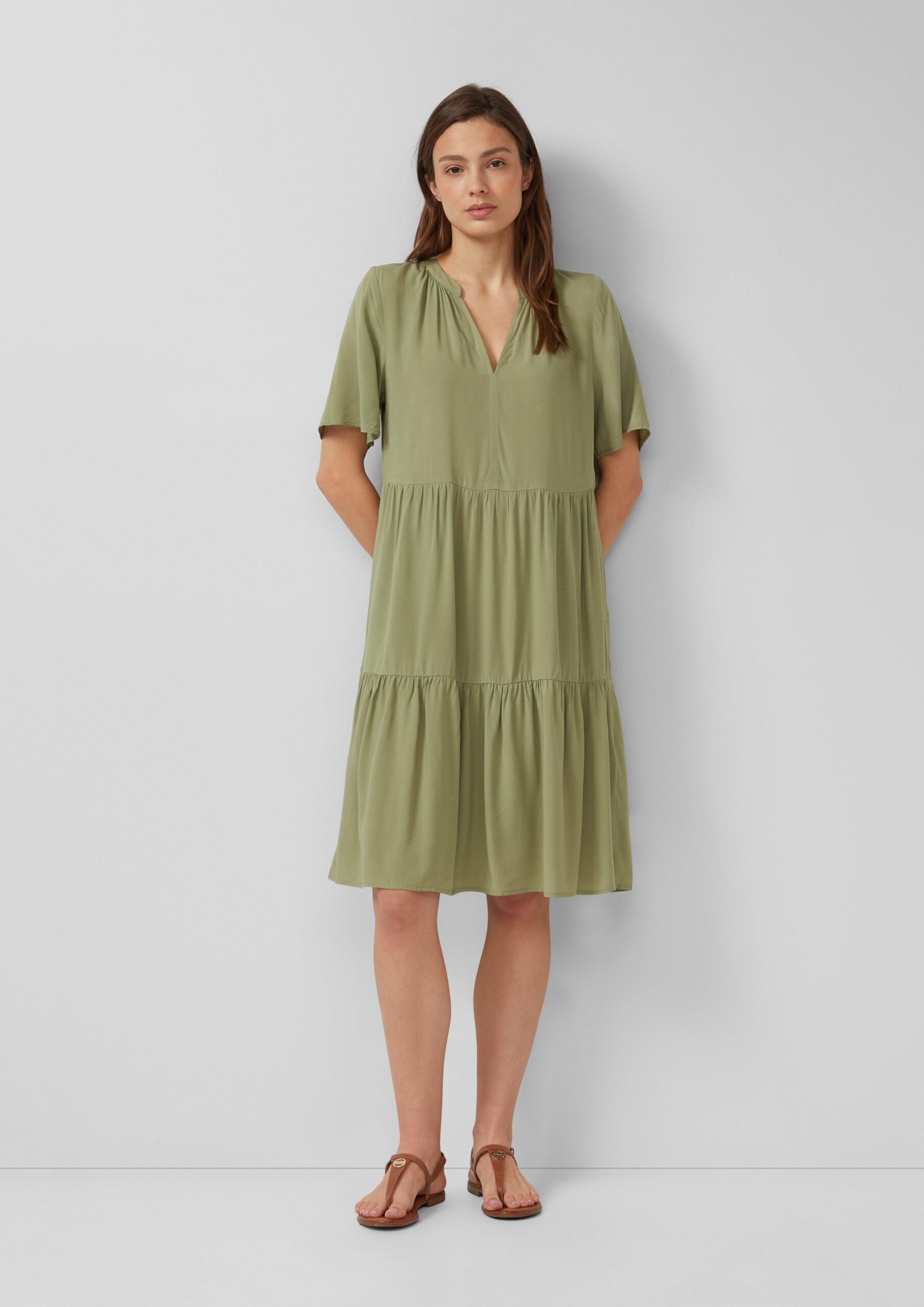 Korte viscose jurk met plooien