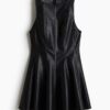 H & M - Jurk met coating - Zwart