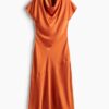 H & M - Satijnen jurk met watervalhals - Oranje