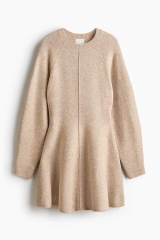 H & M - Gebreide jurk met uitlopende rok - Dusty Beige