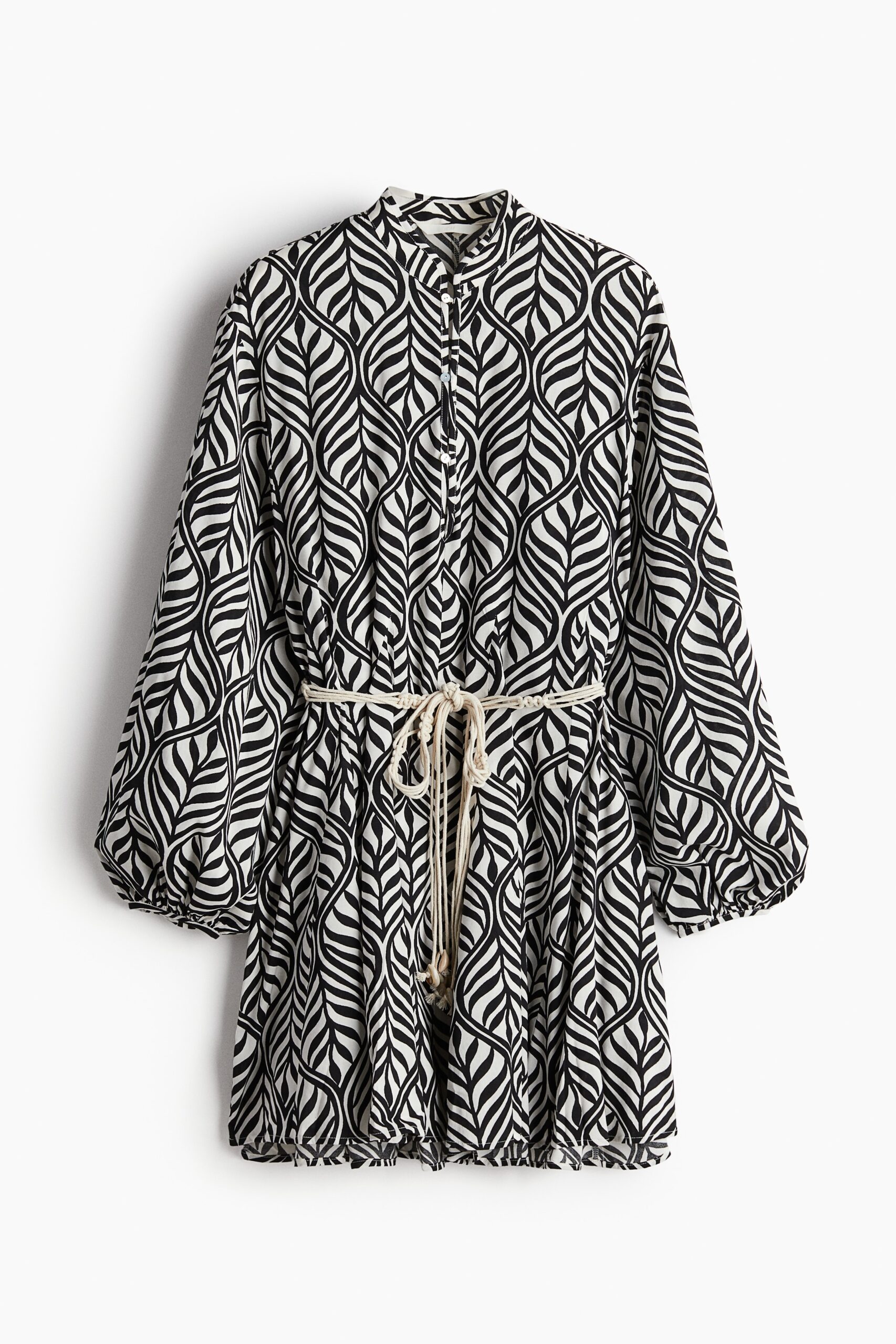 H & M - Jurk met macraméceintuur - Zwart/Bladdessin