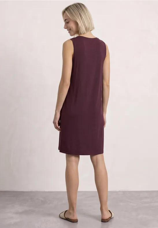 Kniehoge jurk met ronde hals en knoopdetail